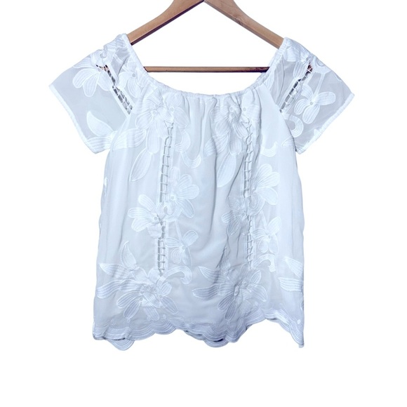 WAYF White Embroidered Floral Cut Out Short Sleeve Blouse Size XS - Picture 1 of 9